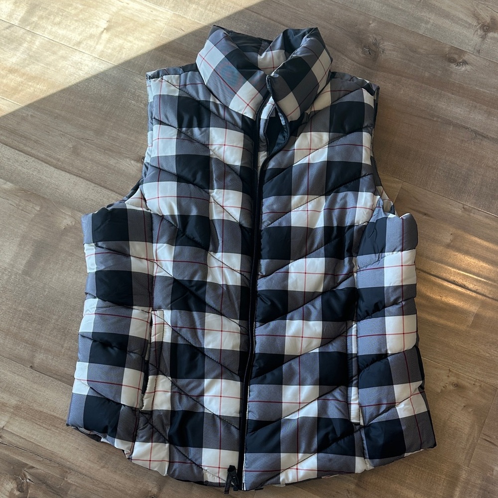 SO Checkered Puffer Vest in Black and White